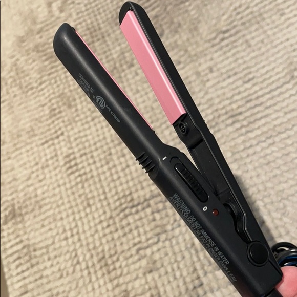 Conair Mini Ceramic Straightener - Picture 2 of 5